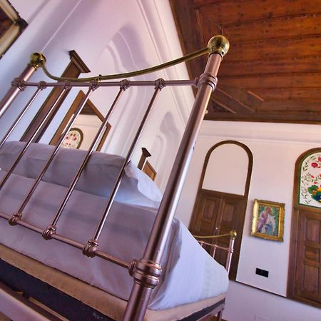 Boutique Hotel Praga Gjirokastër Quarto foto