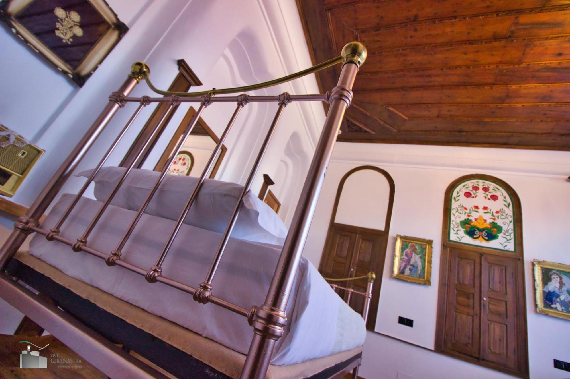 Boutique Hotel Praga Gjirokastër Quarto foto