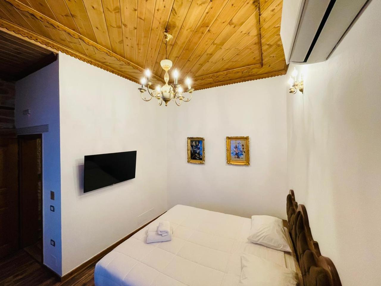 Boutique Hotel Praga Gjirokastër Quarto foto