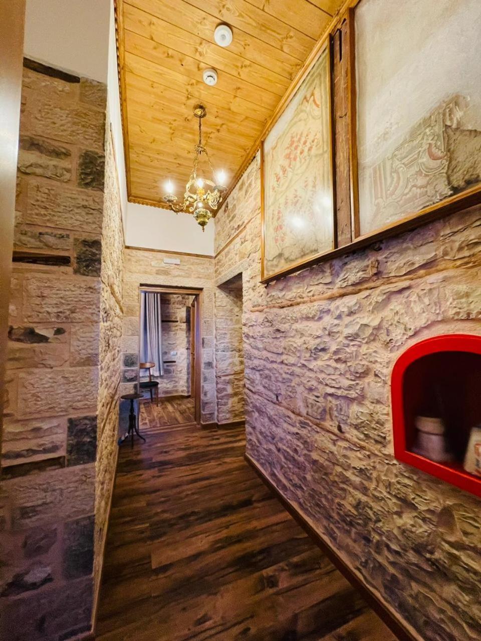 Boutique Hotel Praga Gjirokastër Quarto foto